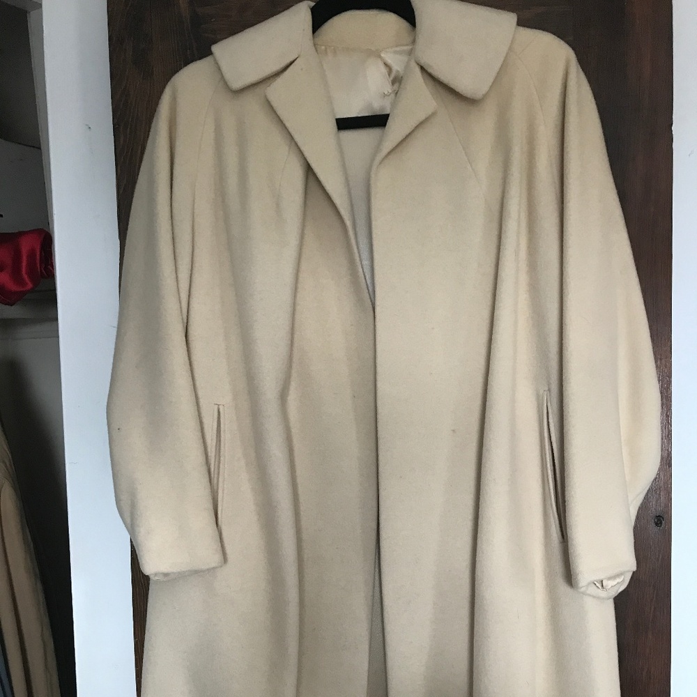 Vintage off white tailored coat